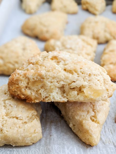 Ginger Scones Recipe, Utah Scones, Coffee Scones, Vanilla Scones, Ginger Scones, Buttermilk Cookies, Cooking Sweets, Apple Scones, English Scones