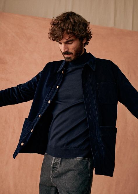 Navy Blue Jacket Outfit, Outfit Engagement, Blue Suede Jacket, Black Corduroy Jacket, Navy And Khaki, Mens Outfit Inspiration, Jackets Men Fashion, Top Models, Blue Khakis