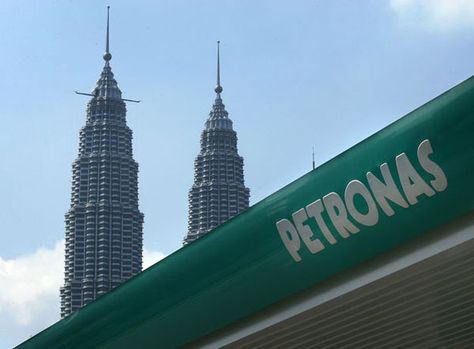 STILL COMMITTED: Petronas remains committed to using Brent as a benchmark for buying and selling oil even amid accusations of price fixing. — Bloomberg photo Petaling Jaya, Energy Resources, About Today, Kuching, Clean Energy, Oil And Gas, Highway Signs, The Top, Need To Know