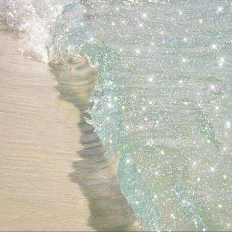 Glitter Beach Aesthetic, Sparkly Art Aesthetic, Sparkly Beach Aesthetic, White Sparkle Aesthetic Wallpaper, Glitter Water Aesthetic, Glittercore Aesthetic, Sparkle Aesthetic Outfit, Gliterry Aesthetic, Glittery Aesthetic