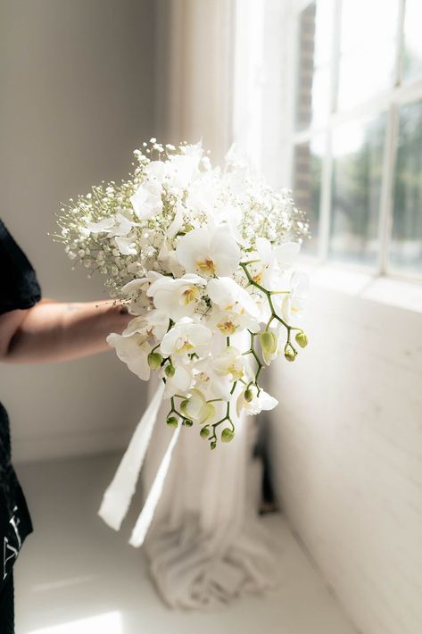 Pizza And Champagne, Classy Modern Wedding, White Wedding Color Palette, White Candles Wedding, White Orchid Bouquet, Elevated Wedding, Orchid Bridal Bouquets, Dried Wedding Flowers, Elopement Venues