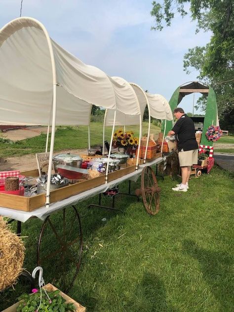 Rehearsal Dinner Diy Covered Wagon Table, Fall Festival Food, Cowboy First Birthday, Country Themed Parties, Western Games, Peanuts Birthday, Rodeo Birthday Parties, Cowboy Theme Party, Wild West Party