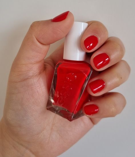 Coral Nails, Nails Nailpolish, Nail Polishes, Red Nails, Essie, Nail Inspo, Manicure, Nail Designs, Nail Polish