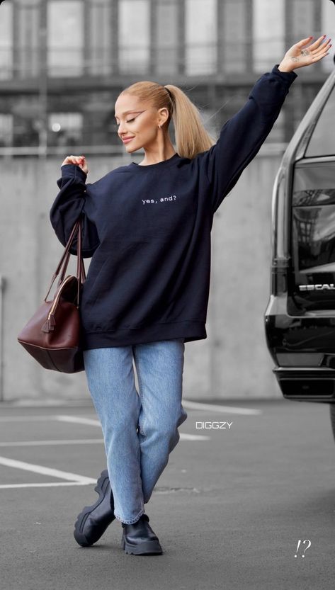 Ariana Grande Outfits Casual, Perfume Ariana Grande, Ariana Grande Album, Ariana Grande Outfits, Ariana Grande Cute, Ariana Grande Style, Ariana Grande Photoshoot, Ariana Grande Photos, Ariana Grande Pictures