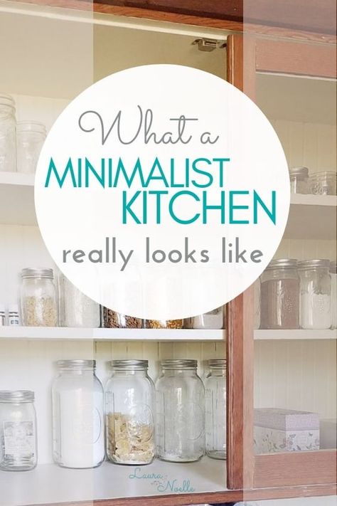 Minimalist Home Storage, Kitchen Decorating Ideas Minimalist, Home Inspiration Minimalist, Clean Simple Kitchen, Minimalist Kitchen Essentials List, Minimalistic Kitchen Organization, Minimalist Kitchen Dishes, Simple Living Kitchen, Home Organization Minimalist