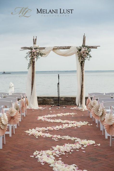 23 Stunningly Beautiful Decor Ideas For The Most Breathtaking Indoor/Outdoor Wedding Ceremony Altar, Beach Wedding Arch, Beach Wedding Guests, Arch Decoration Wedding, Wedding Beach Ceremony, Home Wedding Decorations, Beach Ceremony, Beach Wedding Decorations, Ceremony Arch