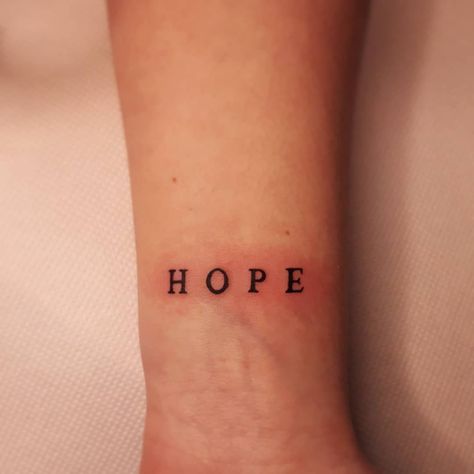 Hope In Different Fonts, Hope Wrist Tattoo, Hope Font Tattoo, Tato Text English, Hope Tattoo Men, Small Hope Tattoos For Women, Hope Word Tattoo, Tattoo Hope Symbol, Tattoos For Hope