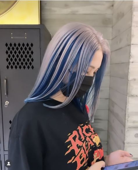 Platinum Blue Hair, Blonde Blue Hair, Asian Hairstyle, Navy Blue Hair, Skunk Hair, Hair Color Asian, Split Dyed Hair, Dark Blue Hair, Cabello Hair