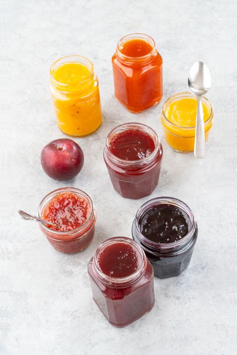 This raw jam is not only quick and easy, but it has also very deep and intense flavor you've probably never tasted before. Paleo Jam, Jam Recipes Homemade, Vegan Recipes Videos, Raw Desserts, Jam Recipe, Just Eat It, Food Processing, Fruit Jam, Homemade Jam