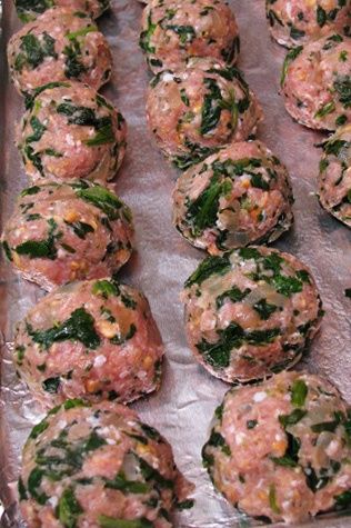 turkey and spinach meatballs- HEALTHY MEATBALLS/ make without the bread crumbs Turkey And Spinach Meatballs, Meatballs Healthy, Spinach Meatballs, Healthy Meatballs, Turkey Meatballs Baked, Baked Turkey, Turkey Meatballs, Ground Turkey Recipes, Turkey Recipes