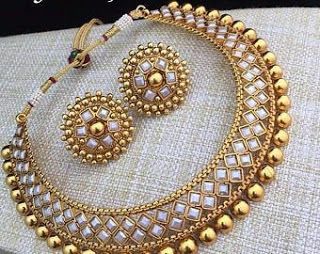 Golden kundan chocker Jaipur Jewelry, Antique Jewellery Designs, Bridal Necklace Set, Pearl Necklace Earrings, Wedding Jewellery Collection, Bridal Fashion Jewelry, Indian Jewelry Sets, Bridal Gold Jewellery Designs, Indian Wedding Jewelry