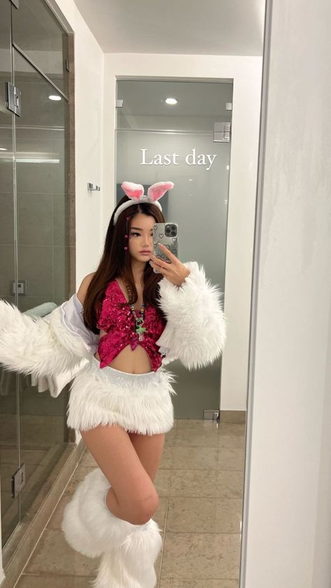 Bunny Rave Outfit, Baddies Outfit, Halloween Costumes Brunette, Halloween Fits, Trendy Outfits Edgy, Fur Costume, Rave Fits, Style Aesthetics, Fairy Outfit