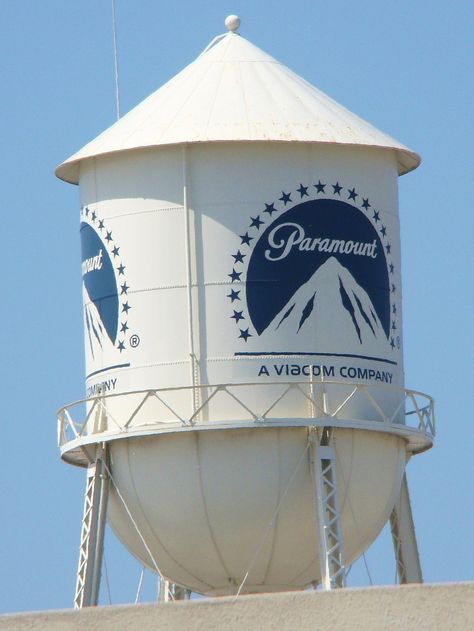 Paramount Studios Hollywood - Water Tower Paramount Movies, Warner Bros Studio Tour, Melrose Avenue, Coca Cola Ad, Paramount Studios, Movie Studios, Movie Directors, Movie Studio, Film Studio