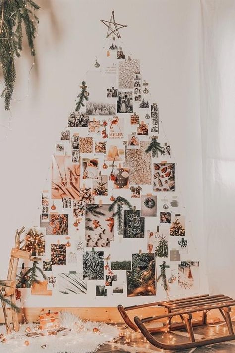 Wall Mounted Christmas Tree, Ideas Decoracion Navidad, Wall Christmas Tree, Cozy Christmas Decor, Alternative Christmas Tree, Xmas Deco, Simple Christmas Decor, Christmas Tree Shop, Christmas Projects Diy