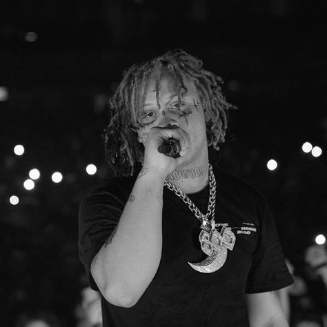 Trippie Redd    #trippieredd #rap #lovescars Read Me When, Reading Prompts, Trippie Red, Rapper Wallpaper Iphone, Julia Donaldson, Black And White Photo Wall, Black And White Picture Wall, Rap Wallpaper, Humor Quotes