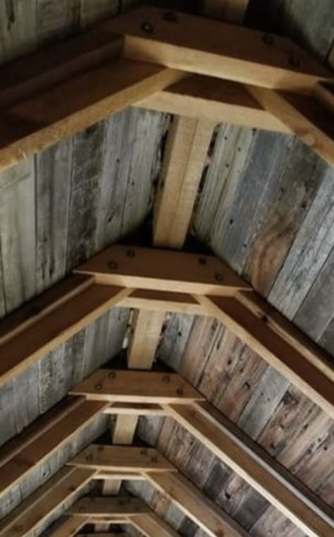 Pallet Ceiling Ideas, Wooden Roof Structure, Exposed Ceiling Joists, Roof Soffits, Exposed Trusses, Roof Truss Design, Framing Construction, A Frame House Plans, Wood Roof