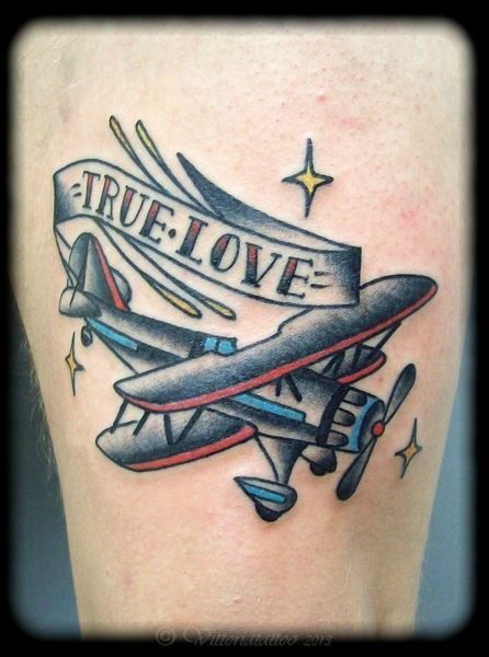 Old Airplane Tattoo, Traditional Plane Tattoo, Plane Tattoo Ideas, Biplane Tattoo, Taylor Tattoo Ideas, Jesse Tattoo, Plane Tattoos, Traditional Compass Tattoo, School Tattoo Ideas