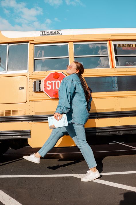 School Bus Photoshoot, Bus Photoshoot, Cap And Gown Picture Ideas, Street Crossing, School Photoshoot, Cap And Gown Pictures, Blogger Photography, Star Boots, Back 2 School