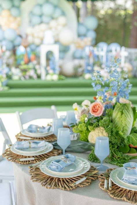 Table tops and flower centerpieces for a Petter Rabbit themed 1st Birthday Peter Rabbit Table Setting, Peter Rabbit Centerpiece Ideas, Peter Rabbit Backdrop, Round Table Settings, Rabbit Theme, Bunny Theme, Baby Brunch, Bunny Birthday Party, Peter Rabbit Birthday