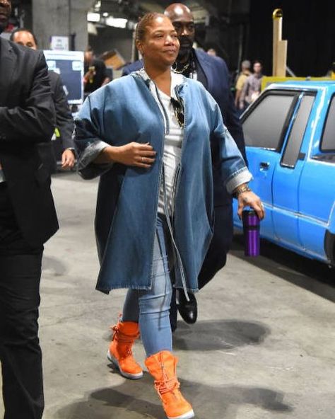 Queen latifah on Instagram: "Queen latifah attends the NBA ALL STAR GAME.." Queen Latifah Style, Nba All Star, Instagram Queen, Queen Latifah, All Star, Nba, Bomber Jacket, Queen, Stars