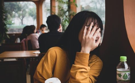 6 Problems All Shy Introverts Will Understand Military Moments, Shy Woman, Shy Introvert, Cute Questions, Shy People, George Mason University, Spanish Phrases, Ralph Fiennes, Embarrassing Moments