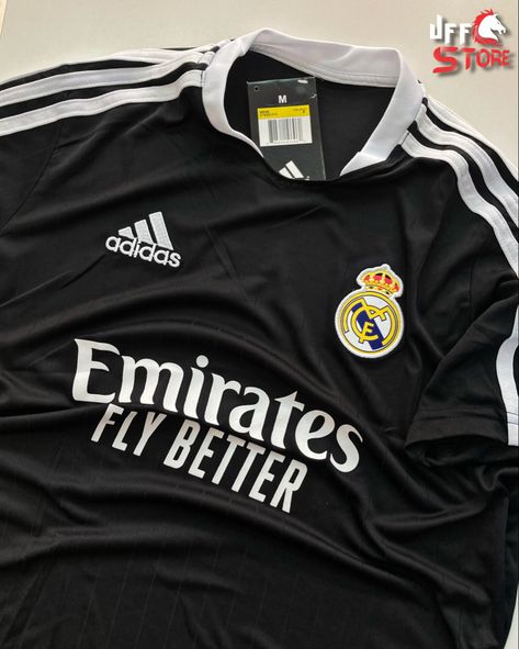 Madrid Outfits, Real Madrid Shirt, Photographie Indie, Hype Clothing, Soccer Outfits, Pakistani Fashion Casual, Fitness Wear Outfits, Jersey Outfit, Football Outfits