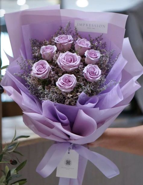 Purple Bouquets Birthday, Purple Bouquet Aesthetic, Lavanda Bouquet, Purple Flower Bouquet Aesthetic, Galaxy Bouquet, Lavender Roses Bouquet, Purple Roses Aesthetic, Purple Bouquet Flowers, Purple Roses Bouquet