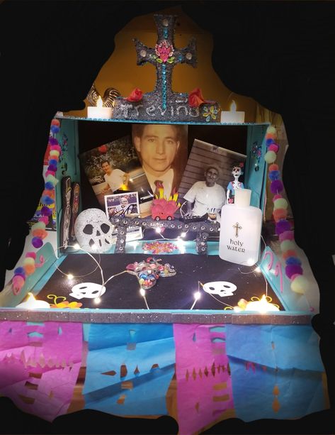 Homemade Ofrenda, Shoebox Ofrenda Project, Shoe Box Ofrenda, Shoebox Ofrenda, Ofrenda Project, Dia De Los Muertos Crafts Ideas, Shoe Box Diy, Spanish Projects, School Related