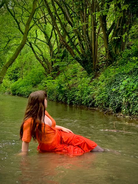 Woman Standing In Water, Pond Pictures, River Photoshoot, Real Drawing, Nature Photoshoot, Girl In Water, Hot Poses, Pose References, Sitting Poses