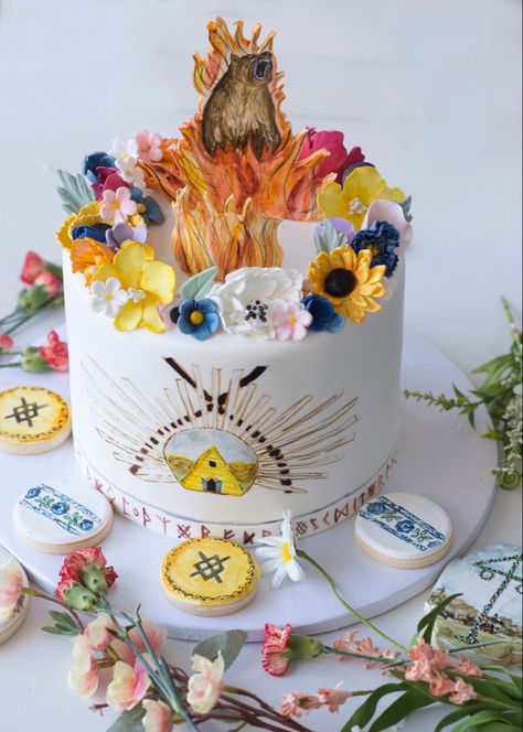 #midsommar #midsommarmovie #cake #customcake #horrorfilms #horror #fondantcake #fondantflowers #handpainted #cakeartist #cakeart #birthday #birthdayparty Midsommar Birthday, Midsommar Wedding, Midsommar Aesthetic, Midsommar Party, 19 Bday, Movie Cakes, Movie Themed Party, Folk Horror, May Queen