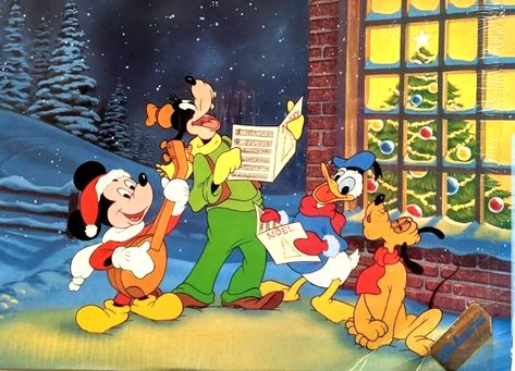 Disney Christmas Movies, Disney Merry Christmas, Waiting For Christmas, Cute Christmas Wallpaper, Mickey Christmas, Mickey Mouse Christmas, Christmas Feeling, Old Disney, Warm Christmas