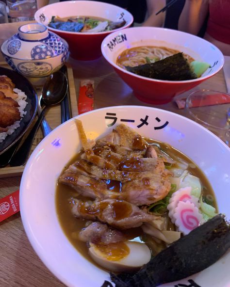 Japanese Lunch Aesthetic, Japan Aesthetic Food, Japanese Restaurant Aesthetic, Japanese Restaurant Food, Japanese School Lunch, Ramen Japanese, Japanese Dinner, Food Japanese, Japanese Lunch