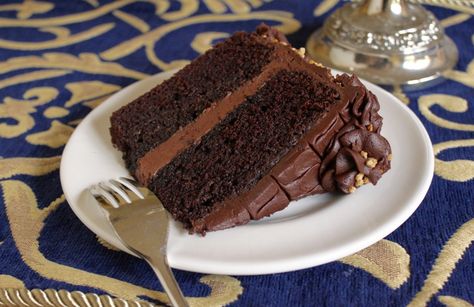 Slice of Beet Chocolate Cake Moist Birthday Cake Recipe, Chocolate Beet Cake, Cake Recipes Uk, Super Moist Chocolate Cake, Moist Cake Recipe, Kek Lapis, Resipi Kek, Inside Cake, Chocolate Cake Recipe Moist