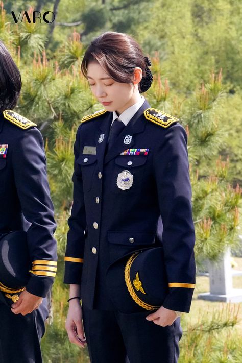 Police Dress Uniform, Navy Dress Uniforms, National Security Guard, Military Female, Police Officer Uniform, Gong Seung Yeon, Police Outfit, Korean Military, Female Police Officers