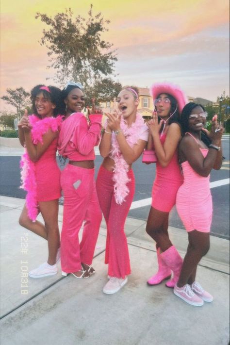 Barbie Friend Group Halloween, Barbie Halloween Group Costume, Cute Outfits For Barbie Movie, Barbie And Ken Group Costume, Barbie Halloween Costume Cold Weather, Barbie Trio Halloween Costume, Barbie Friends Costume, Barbie Group Outfits, Barbie School Dress Up Day