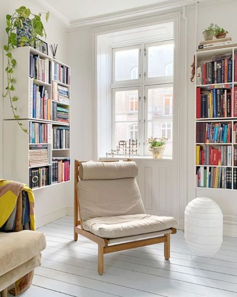 A Dreamy Copenhagen Home Full of Books, Art and Danish Design Copenhagen Home, My Scandinavian Home, Danish Interior Design, Danish Interior, Floating Bookshelves, Iconic Chairs, Danish Furniture, Books Art, Reading Corner