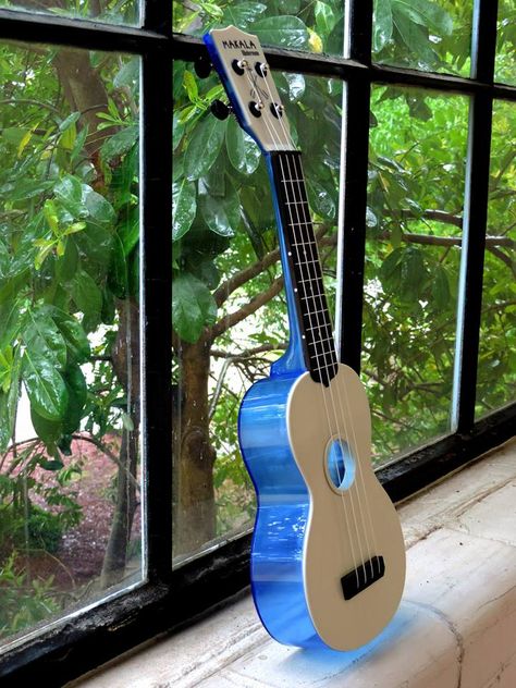 Makala Waterman Plastic Soprano Ukulele - translucent blue Cool Ukulele, Native American Flute Music, Painted Ukulele, Ukulele Art, Soprano Ukulele, Native American Flute, Ukulele Tabs, Flute Music, Ukulele Songs