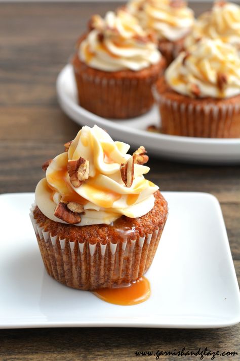 Classic carrot cupcakes with cream cheese frosting get an update with crushed pineapple and a dreamy caramel swirl topping in these decadent cupcakes. Eat Cupcakes, Cupcakes With Cream Cheese Frosting, Carrot Cake Cupcakes, Carrot Cupcakes, Baking Business, Caramel Pecan, Yummy Cupcakes, Savoury Cake, Perfect Desserts