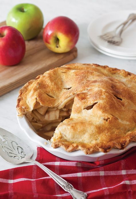 classic apple pie — George Hirsch - Chef and Lifestyle TV Host - chefgeorgehirsch.com—official website Apple Pear Pie, Pear Pie, Kitchen Ceramic, Classic Apple Pie, Baked With Love, Holiday Pies, Easy Pie Recipes, Love Message, Pie Crust Recipes