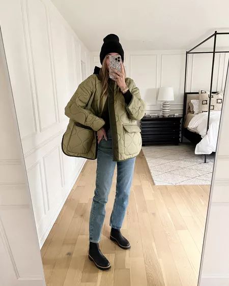 Teddy oversized quilted jacket curated on LTK Oversized Khaki Jacket Outfit, Womens Cold Weather Outfits, Green Quilted Jacket Outfit, Quilted Coat Outfit, Quilted Jacket Street Style, Khaki Jacket Outfit, Agolde 90s Jeans, Quilted Jacket Outfit, Green Jacket Outfit