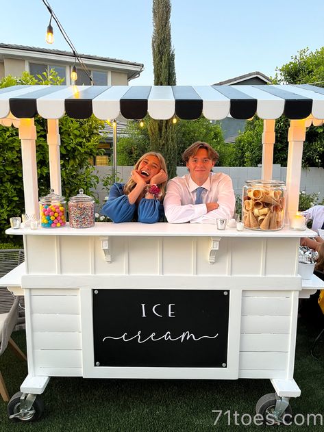 Modern Lemonade Stand, Snack Cart Party, Diy Food Cart, Party Snack Table, Food Stand Design, Ice Cream Birthday Party Theme, Party Rental Ideas, Diy Lemonade Stand, Snack Cart