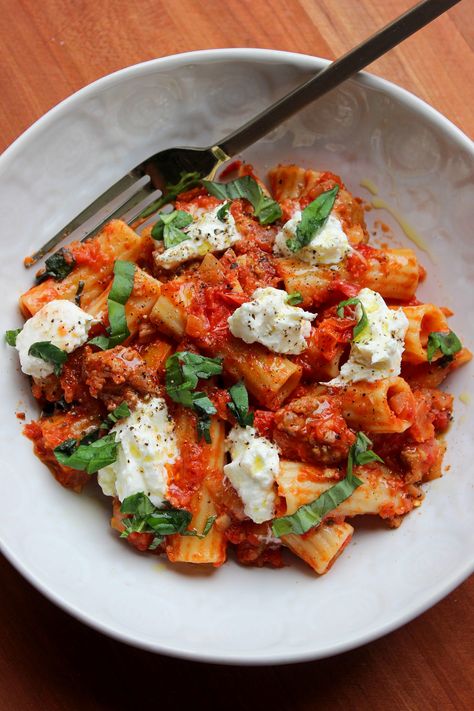 Tomato Basil Rigatoni Cold Weather Food, Meat Sauce, Tomato Basil, Rigatoni, Sauvignon Blanc, Red Meat, Polenta, Cherry Tomatoes, Farmers Market