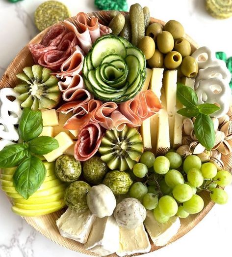 Who needs a pot of gold when you have a charcuterie board this enchanting?🌈 We are all about green: green plates, green practices and green bites! Featuring: @cheeseandcrumbles 💚 #charcuterie #trendingnow #instagram #charcuterieboardsofinstagram #foodporn #cheeseplatter #cheeselover #charcuterieboard #charityleaf #stpatricksdaycharcuterie #stpatricksday #green Green Charcuterie Board, Green Food Party, Green Snacks, Palm Leaf Plates, A Charcuterie Board, Green Plates, Green Food, Food Party, Leaf Plates