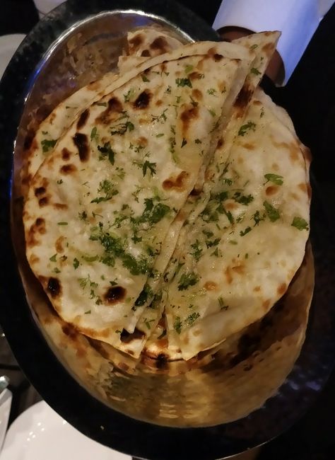 Naan Aesthetic, Chicken Kadai, Chicken Kadai Recipe, Ice Cream Drink, Garlic Naan Recipe, Butter Naan, Cakes Ice Cream, Mega City, Birthday Menu