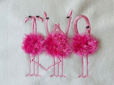 Font Entire alphabet Fringed fluffy chenille flamingos machine embroidery designs flamingo for hoops 4x4 5x7 fringe fur flamingos ABC Embroidery Flamingo, Fringed Embroidery, Embroidered Flamingo, Flamingo Embroidery, Machine Embroidery Gifts, Fabric Fish, Embroidery Lessons, Embroidery Tshirt, Embroidery Letters