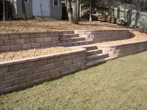 Tiered Garden wall with stairs - plans for the backyard near course and water (except sod). Retaining Wall With Steps, Retaining Wall Steps, Backyard Retaining Walls, Curved Pergola, Terraced Landscaping, Terraced Backyard, Sloped Yard, Sloped Backyard, Stone Retaining Wall