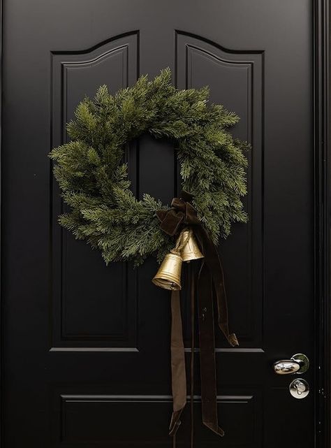 Xmas Wreaths For Front Door Rustic, Double Christmas Wreaths For Front Door, Wreaths On Built Ins, Chic Wreaths For Front Door, Christmas Wreath Black Door, Classy Christmas Door Decor, Magnolia Wreath Front Door Christmas, Christmas Wreaths Vintage, Classy Christmas Wreaths