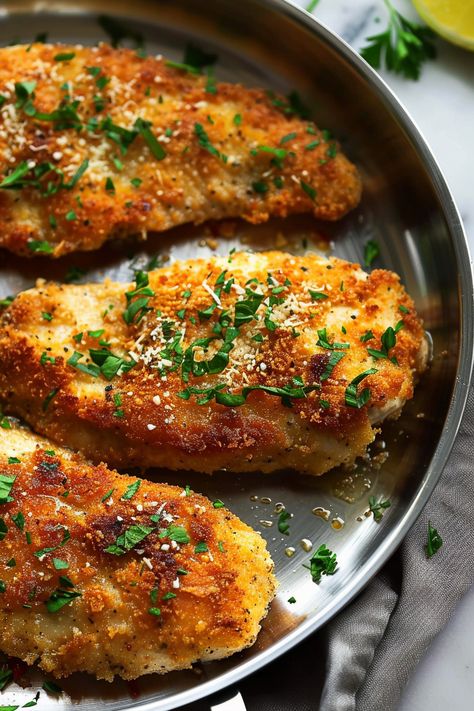 Parmesan Crusted Chicken Recipe Weight Watchers Parmesan Crusted Chicken, Almond Flour Chicken Parmesan, Healthy Parmesan Crusted Chicken, Panko Crusted Chicken, Parmesan Crusted Chicken Recipe, Crusted Chicken Recipes, Parmesan Crusted Chicken, Chicken Piccata, Parmesan Crusted