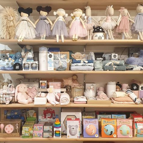 Baby Boutique Display, Toy Shop Display, Baby Store Display, Kids Clothing Store Design, Love Pastel, Clothing Store Displays, Retail Store Interior Design, Clothing Store Design, Boutique Display