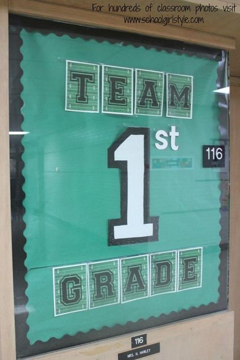 41 Fun Sports Bulletin Board Ideas - Little Learning Corner Team Bulletin Board, Acorn Writing, Sports Bulletin Boards, School Sports Theme, School Wide Themes, November Bulletin Boards, Sports Theme Classroom, Sports Classroom, Team Theme